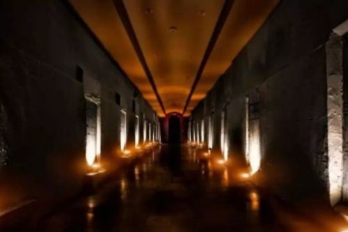 Catacombs by candlelight guided tour in New York City