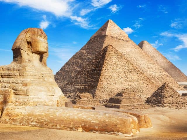 A picture of Giza Pyramids and the Sphinx.